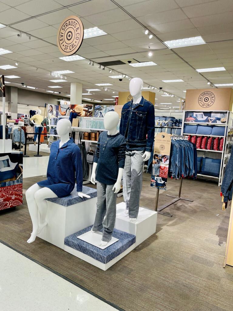 Introduction our new Limited Time Levi’s X Target Collaboration at T2475 Bronx Terminal, is beautiful#is innovating#is Awesome. Thank you to our Amazing  DBOs Eleny&amp;Haronid for supporting bringing it to life! <a href="/EmpressTkia/">Tamkia Currie</a> <a href="/RobDeMo20/">Rob DeMarino</a> <a href="/Eleny_02/">ƐſєηӴ ♡. Рэяєɀ♉</a>