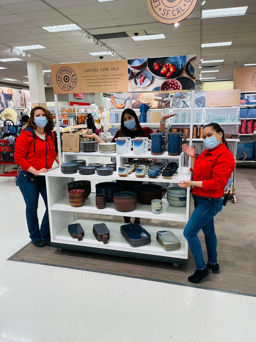 JosephinePared5's tweet photo. Introduction our new Limited Time Levi’s X Target Collaboration at T2475 Bronx Terminal, is beautiful#is innovating#is Awesome. Thank you to our Amazing  DBOs Eleny&amp;Haronid for supporting bringing it to life! @EmpressTkia @RobDeMo20 @Eleny_02 https://t.co/SELfWX6RJ3