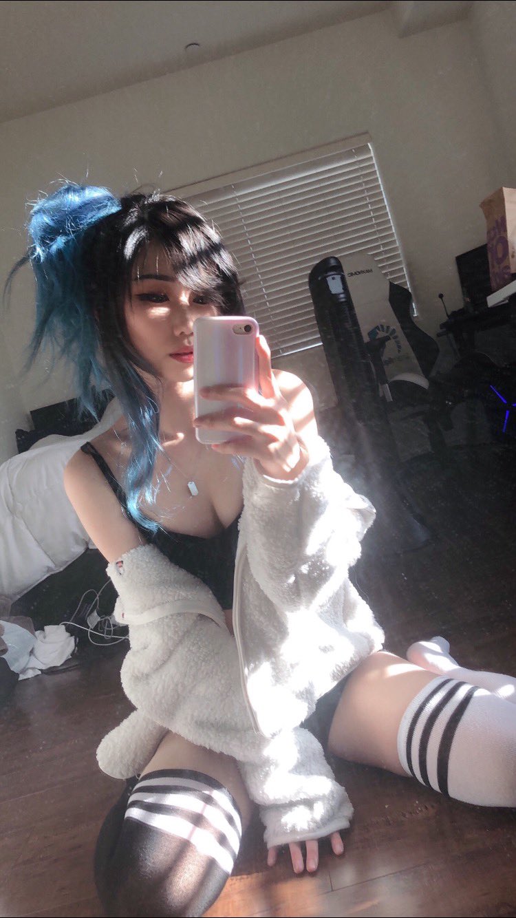 ahra ♡*･ﾟ.° on Twitter: "1 year ago 😳 https://t.co/QWo73xwooj" / Twitter