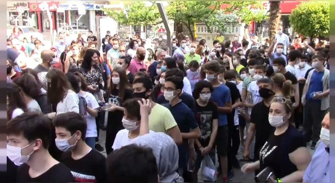strestopu0's tweet photo. Yüz yüze sınav için tüm önlemler alınmıştır
 #NoticeTurkishStudents @WHO https://t.co/WJf5VRQEvP