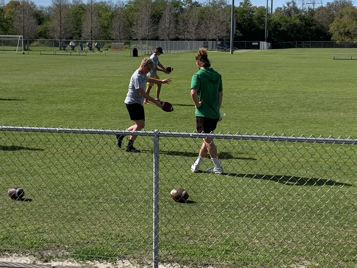 TuckerVandiver's tweet photo. Had a great day @KohlsKicking in tampa cant wait to use all the things I learned. @Coach_Radke @ApopkaFootball @CoverApk @Coachcjwalker #apkfootball #kicker #hokahey https://t.co/4c2n4i8DiP