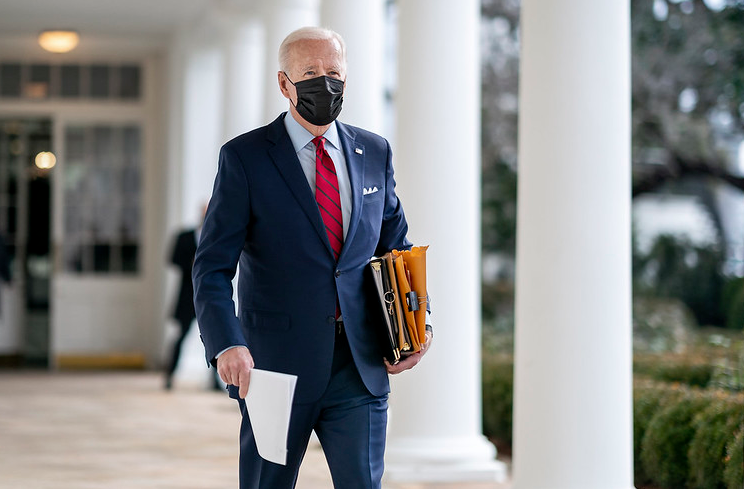 JakeLobin's tweet photo. Shhhh... Our President is at work. https://t.co/cikQ50YTeX