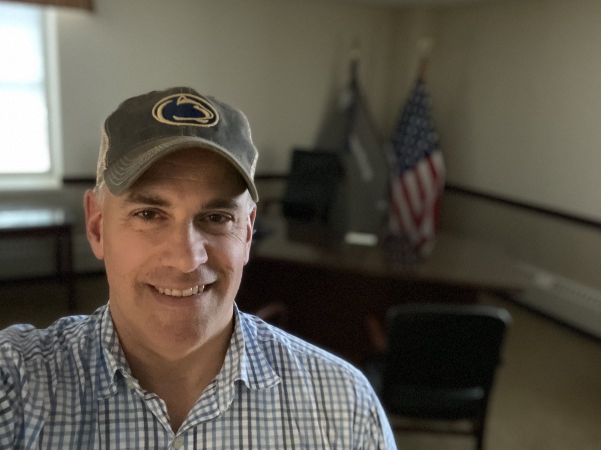 Closing up shop today. <a href="/WDPAnews/">WDPAnews</a> is in great hands, now led by my good friend and Acting U.S. Attorney Steve Kaufman. The men &amp; women of this office are exceptional public servants. My family and I will sleep well knowing they are keeping us safe. 🇺🇸🇺🇸🇺🇸
#LastTweet #WeAre