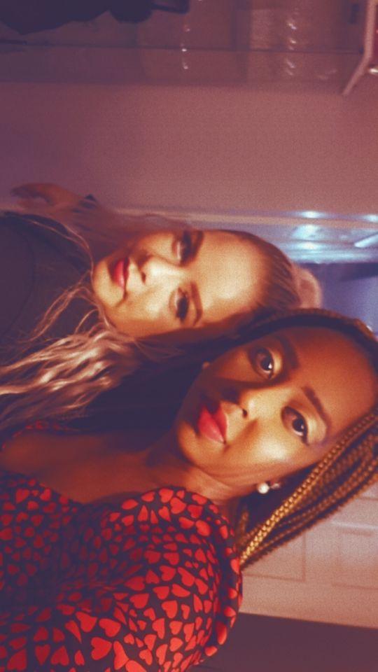 coconike09's tweet photo. The friendship I have with these girls it's so different cause each one adds something in my life. #bekind ALF https://t.co/gnjugOmzH3