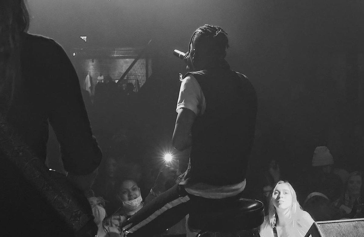 lilk00n's tweet photo. Another day in the office 😈 https://t.co/kwrTlzxRjU