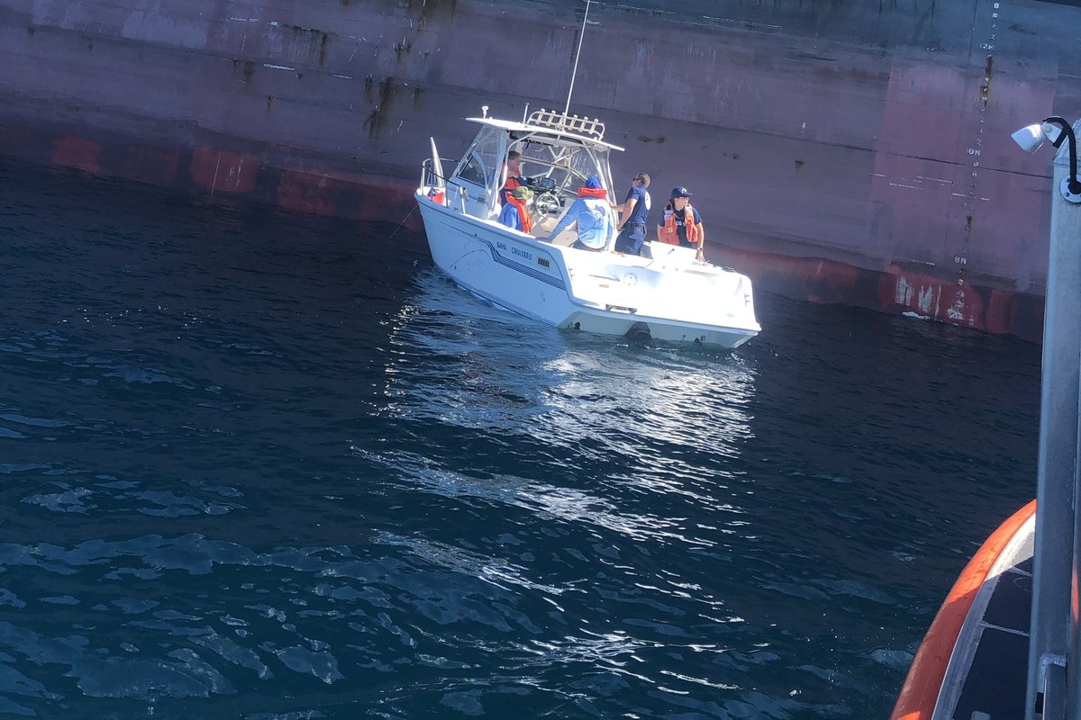 USCGSoutheast's tweet photo. #BreakingNews USCG Station St Pete assisted 3 taking on water off Egmont Key. #D7 Tampa Bay units encourage all mariners to file float plans w/ trusted family or friends & check safety equipment before going on water. Read more https://t.co/CiLuRQGAPc
#ReadyRelevantResponsive https://t.co/Dl0LqmajfC