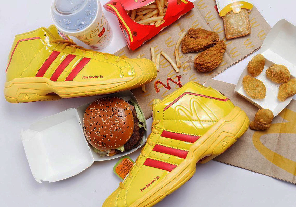 digitalcastro's tweet photo. Cuando Adidas se "junta" con McDonald’s...

#Adidas #McDonalds #Retro https://t.co/A9dn19o9Q1