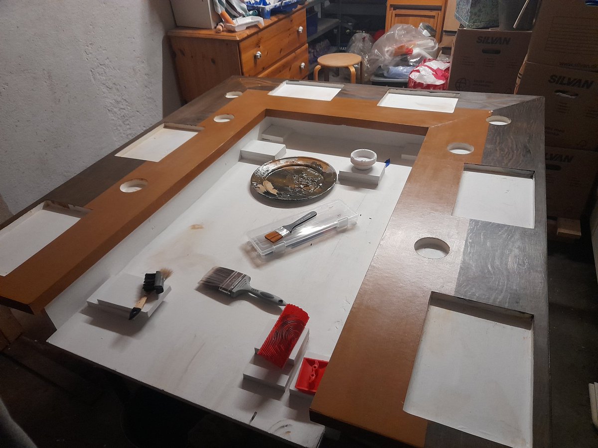 Apispaintbrain's tweet photo. Been working irl w paints. Doing a PnP table for my two GMs! Having loads of fun and challenges with the process of #trompleoil #art #workinprogress https://t.co/D9pIXevEq6