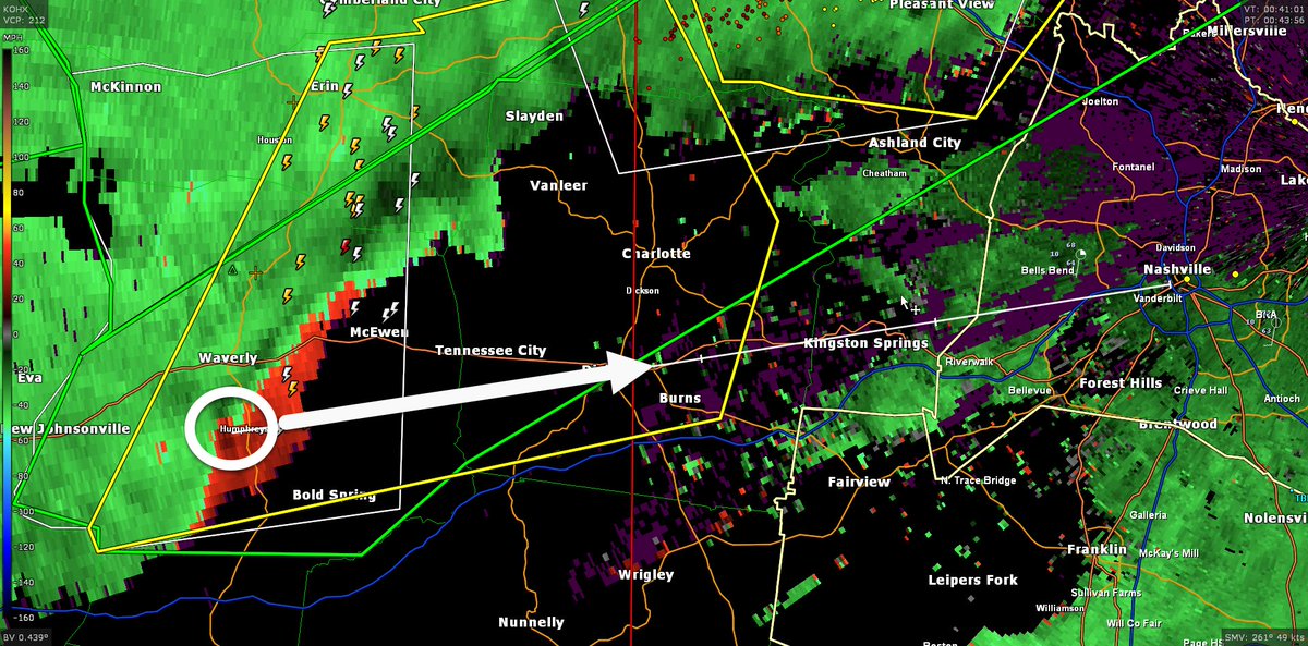 NashSevereWx's tweet photo. Storm west of us also rotating. There is some concern a tornado warning will be needed. / 646 PM https://t.co/aeGOWgM7dT