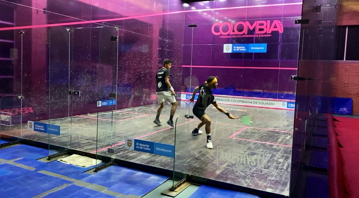 LucenErnesto's tweet photo. ¡Felicitaciones campeones! Nuestro deporte se sigue reactivando, hoy disfrutamos de la final #PSAChallenger @SquashColombia @Juancvargas18 @RamirezEdgar95 https://t.co/dwXIUFW0Fi