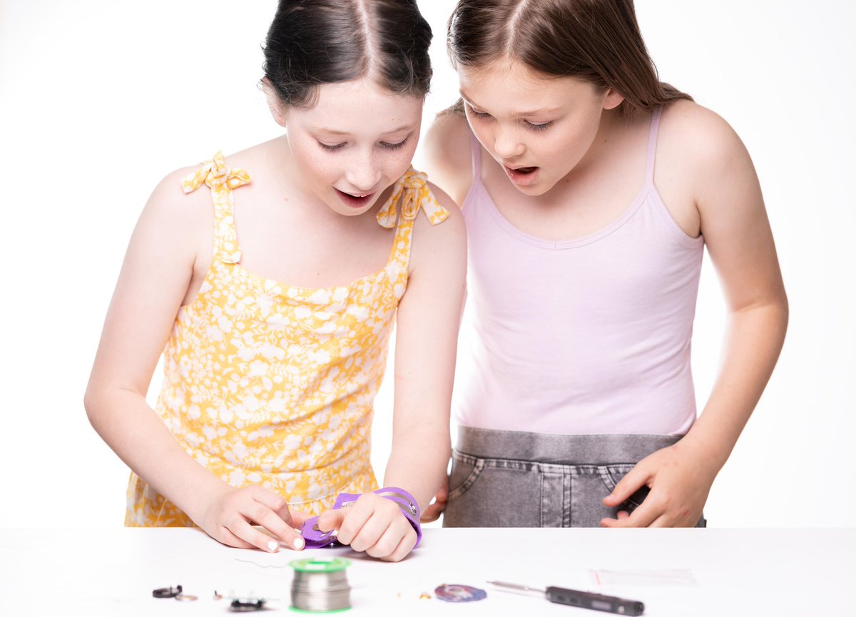 We create beautiful activities to help unlock a child's technical mind in a creative and engaging way. 🧬🔬🔋🧲🌏⚡ #education #inspiregenerations #WomenInScience #Australia #STEMeducation