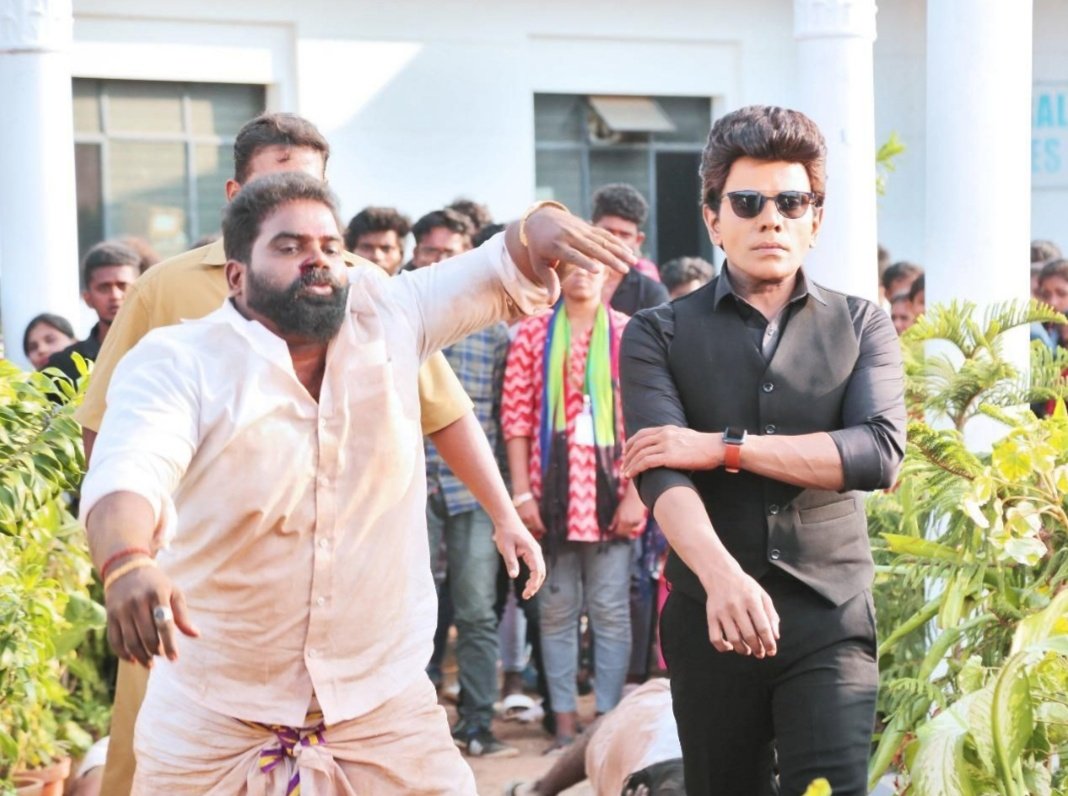 billakd's tweet image. Our company #PaperPlaneVfxstudio Doing  CG WORK For This Movie 

Congrats To Entire Movie Team 💐

#LegendInAction 😎😎😎
#LegendSaravanan film
 @JdJery 
@Jharrisjayaraj 
@VelrajR  
@AntonyLRuben 
@moorthy_artdir 
@Vairamuthu @SnehanMNM @pavijaypoet @jdjeryofficial @onlynikil