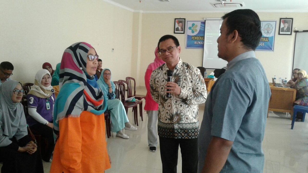 SafaroWorld's tweet photo. Pelatihan Revolusi Mental Bagi  Tenaga Kesehatan Rumahan Sakit Umum Daerah Ahcmad Mochtar, Bukti Tinggi, 11 Mei 2018.....#safaroworld #assessmentonline #assessmentcentre #consulting #counseling #biropsikologi #training #terapipsikologi https://t.co/3Adv1bEvXG