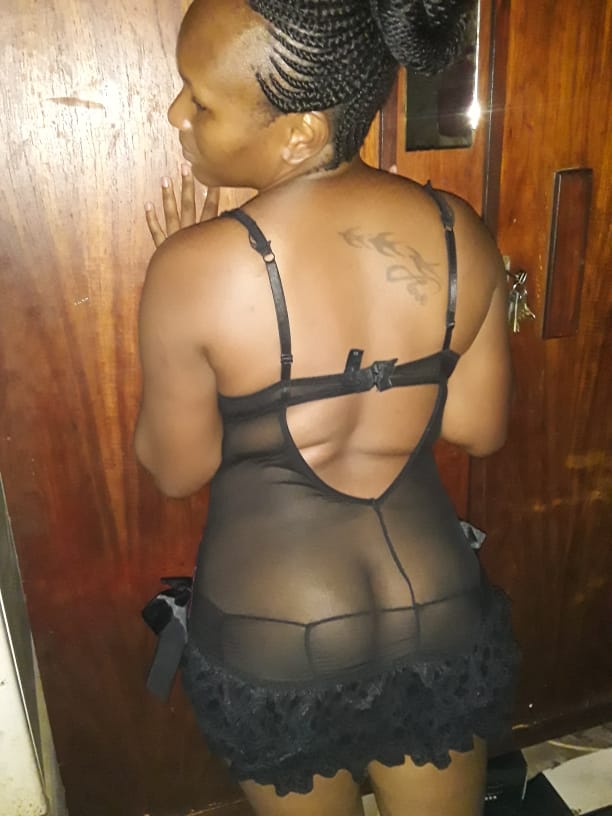hookupsking's tweet photo. Book me now for hook up around dbn and we also sell nudes inbox for the price @hookupsking retweet❤ https://t.co/VxKb9Rk3RM