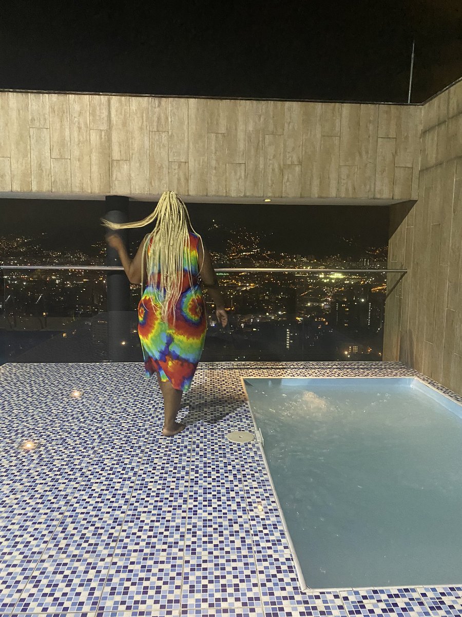 BLONDIECANTUC's tweet photo. KMA IF HATING #ZeeRealist #Medillin #pabloescabar #Colombia https://t.co/t2F07c2TUZ
