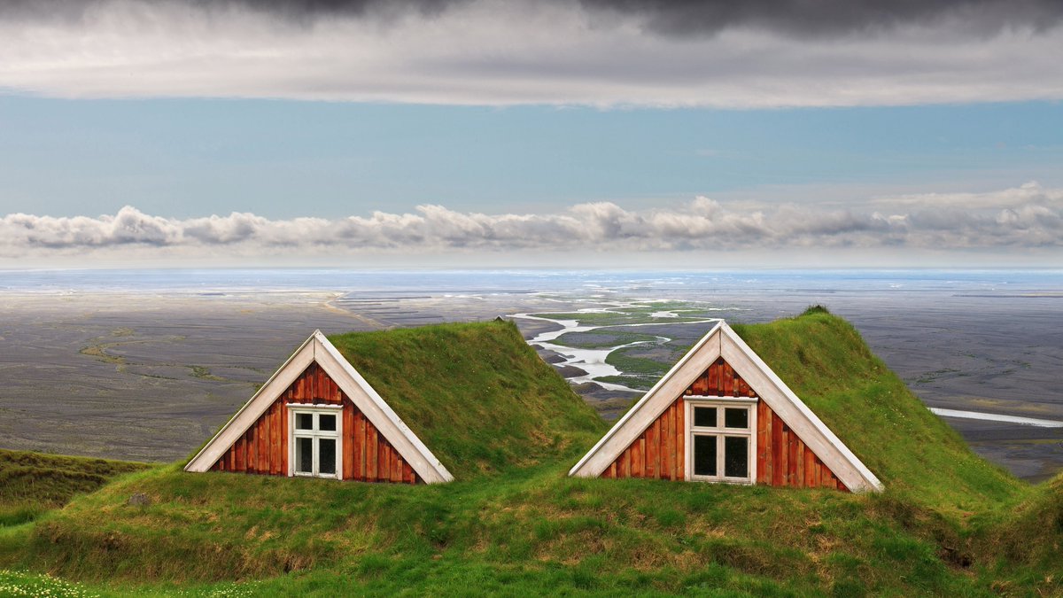 Battlemaps's tweet image. These turf buildings are located at Skaftafell, a manor farm founded by early settlers and now part of Vatnajökull National Park. Unlike Icelanders’ history, though, these huts aren't a millennium old: They date to the 19th century. #Iceland #travel