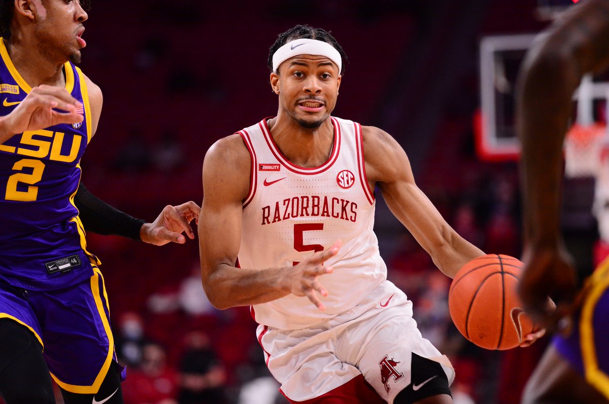 ARHoopScoop's tweet photo. Arkansas freshman guard Moses Moody's @moses_moody3 numbers last week in the Razorbacks' wins over Alabama and LSU ...
- 21.0 ppg
- 6.5 rpg
- 4.5 apg
- 1.0 bpg
- 27-33 FTs (81.8%)
#SECFreshmanoftheWeek #SECFreshmanoftheYear #FirstTeamAllSEC
#SECPlayeroftheYear
@SEC https://t.co/ejY6qHtbEu