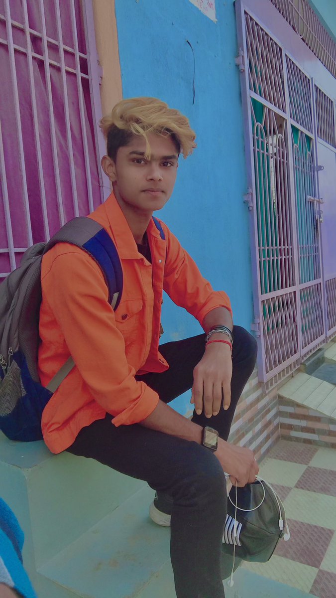 DipankarSingh28's tweet photo. College life #college #collegelife #CollegeStudent #DS28 #dipankar #dipankarsingh #dipufam #dipankarsingh28 #dipu #deep #DS #dipankarsinghofficial #KeepGoing #mastitime #india #indian #indianboy #desi #desiboy #hajipur #vaishali #vaishaliboy #patna #haircolor https://t.co/5744QqIoyx