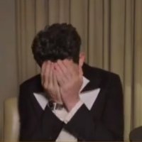 suspiraa's tweet photo. JOSH O CONNOR I LOVE HIM HES SO ADORABLE #GoldenGlobes https://t.co/qZMqqZW6ga