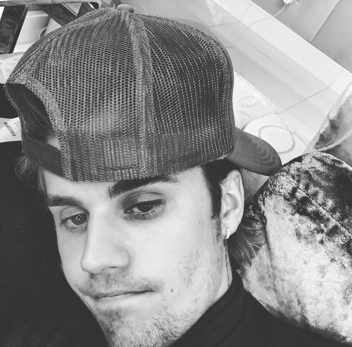 availablebiebzs's tweet photo. Justin Bieber                justin Bieber 
  In 1994                           in 2021 https://t.co/Zl7mCleMup