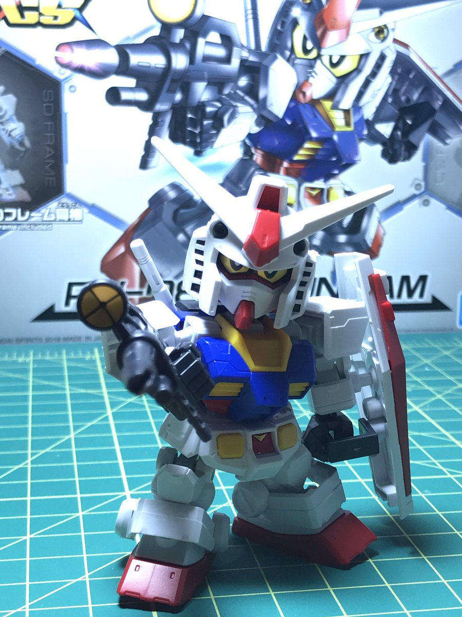 delong_lin's tweet photo. My first Gunpla! SD version of RX-78-2 : P https://t.co/v4rp2abs4M