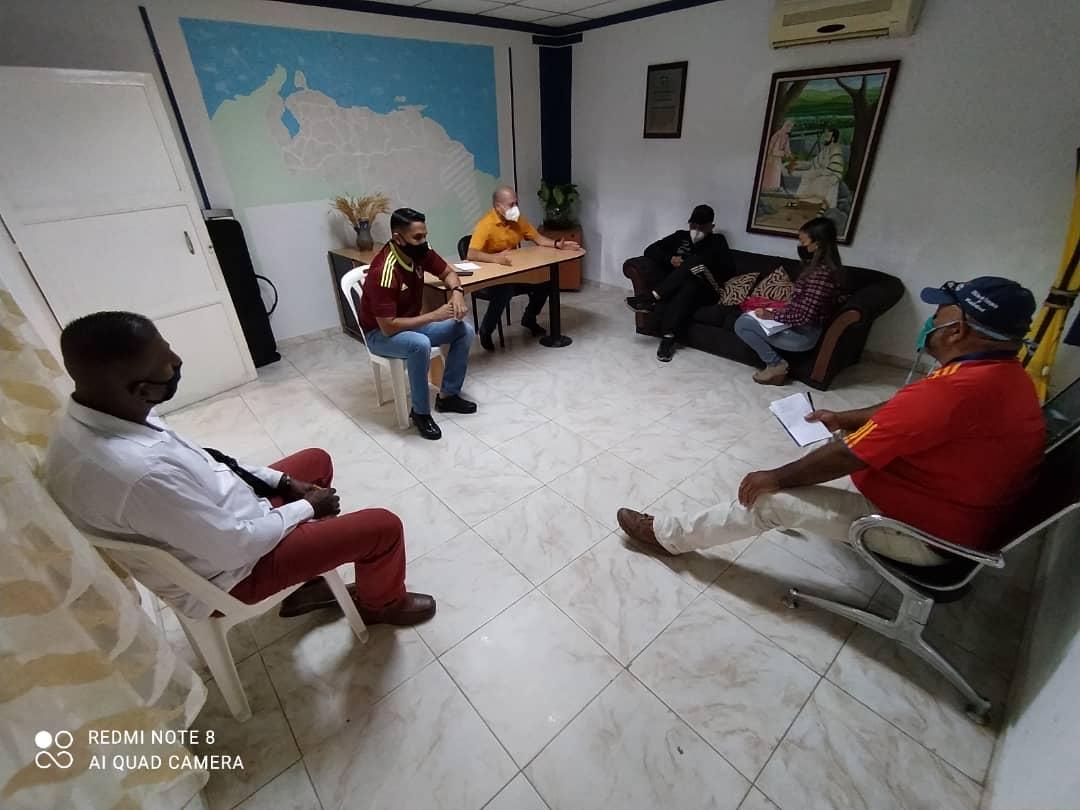 fuldaconcejal's tweet photo. Junto al Secretario de la Gobernación Autoridad única del Gas. Gerente de Miranda II y enlaces municipales Guarenas_Guatire.
#Planificacion #Distribicion #MesaTecnicas #GobiernosComunitarios https://t.co/2OsMuIGjJc