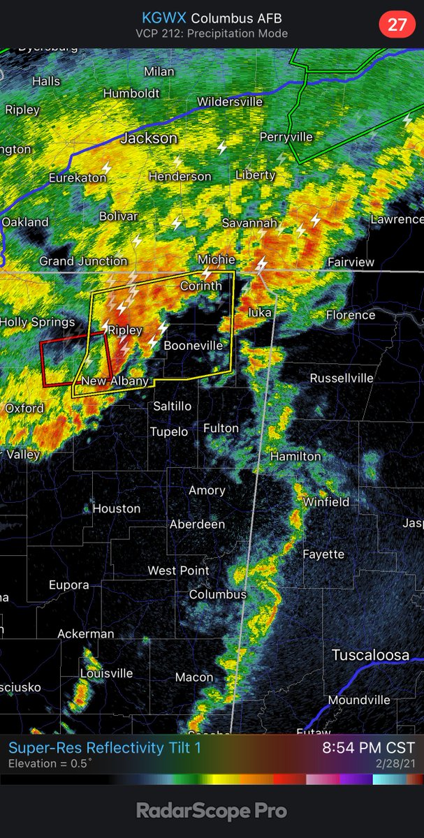 Storms are getting close to Northwest Alabama. There was one tornado warning polygon earlier over North Mississippi, but that storm is weakening. The overall tornado threat for Northwest Alabama is low… heavy rain/flooding is the primary concern. https://t.co/qCr4OFgOpw