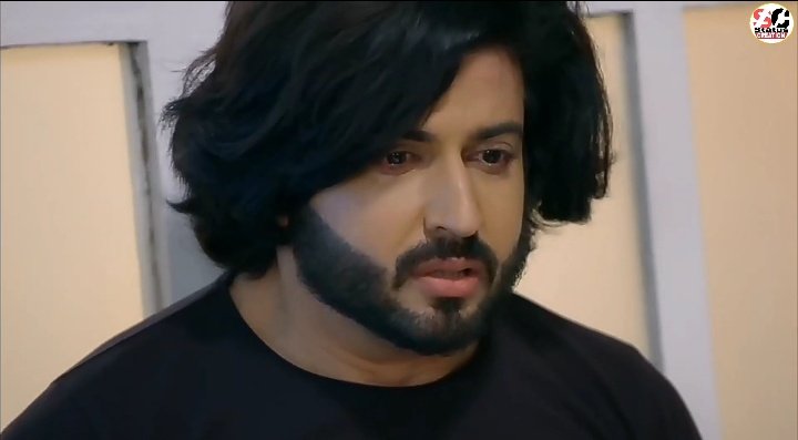 PreeRan_fangirl's tweet photo. The anger &amp; pain in both of their eyes when they are about to left each other!! 😭😭🤧
This episode was brilliantly played by both @DheerajDhoopar &amp; @AryaSmilesa 😭🤧🤧

#PreeRan #TKL #PKL @DheerajDhoopar @AryaSmilesa #KundaliBhagya https://t.co/7jbq8g7uSM