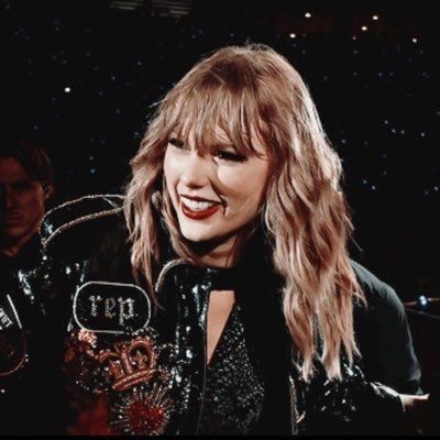 TheSwiftSociety's tweet photo. 📝| @Cosmopolitan writes “Leave! Taylor! Alone!!!” as RESPECT TAYLOR SWIFT trends on Twitter 

— A petition has also been made by a fan demanding @netflix to remove the said “lines” and to apologise to @taylorswift13 !

sign here : https://t.co/hZ3sxrVa6I https://t.co/1aTiPNNa6P