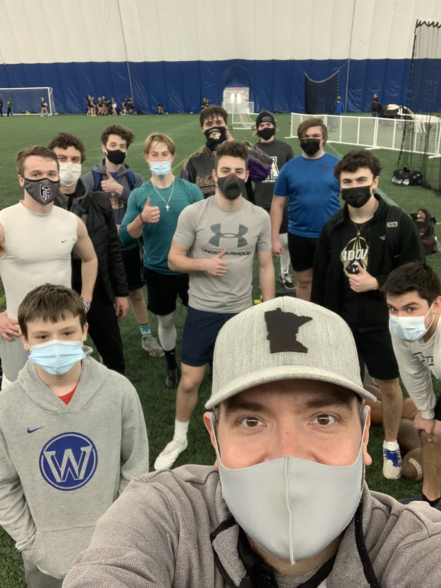 SpecialTeamsFB's tweet photo. “Success isn’t always about ‘Greatness’, it’s about consistency. Consistent, hard work gains success. Greatness will come.” -Dwayne Johnson
✅Another great Sunday clinic. https://t.co/TBOWZ6rz8z