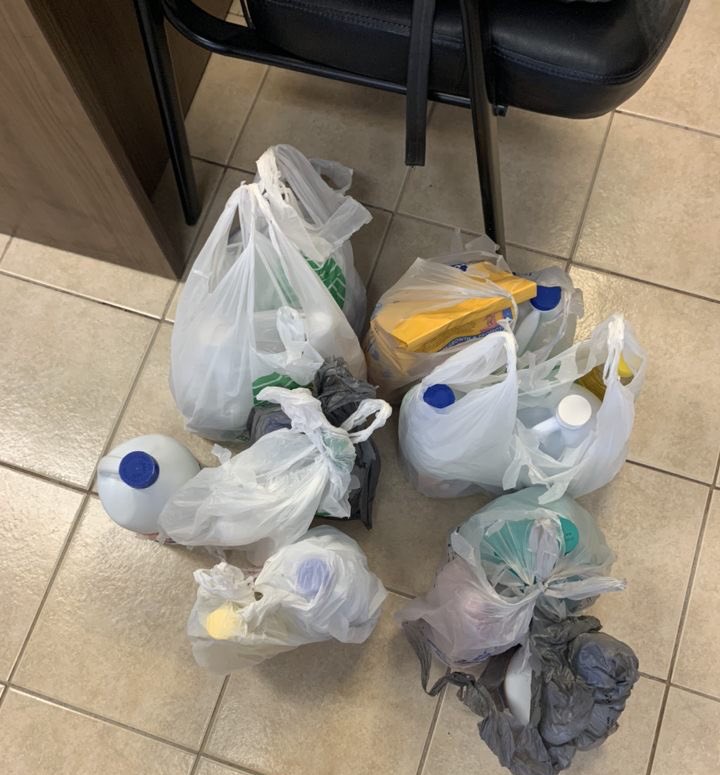 MHSNHSRAMS1's tweet photo. Cleaning supplies and food for our friends 🐶🐱Thank you NHS members for your donations to Pet Guardian Angel 😇 https://t.co/wyG3rYym4B