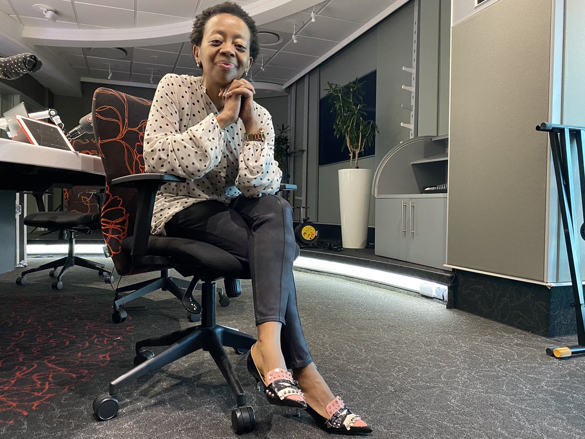 KayaOnAir's tweet image. Good Morning &amp;amp; Welcome to #KayaBreakfast with @davidosullie @Thabi_Sik @JasonGoliath

Lots to win today on the show. 06:50 &amp;amp; 07:25 is competition 🎉

07:10 @vumilemsweli talks red flags to lookout for when job hunting

07:50 Dr. @sthembete talks SA moving to #AlertLevel3