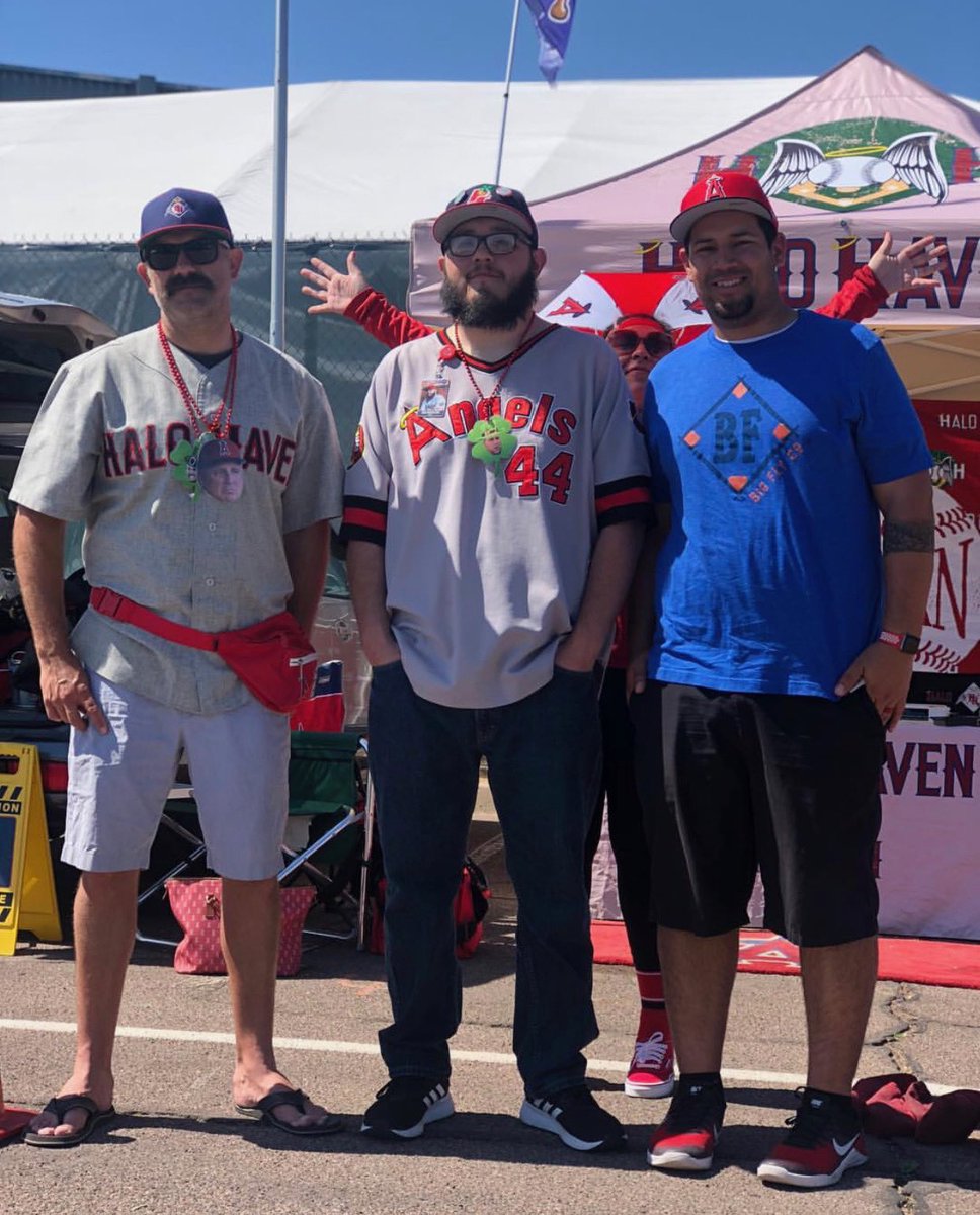 Halo_Haven's tweet image. Twitter doesn’t give you enough characters to describe how much Johnny has meant to Halo Haven and the All Angles Podcast. Unfortunately he has become a true Angel early this morning. I know he would want to thank all the fans. R.I.P. Johnny Mags we love you brother