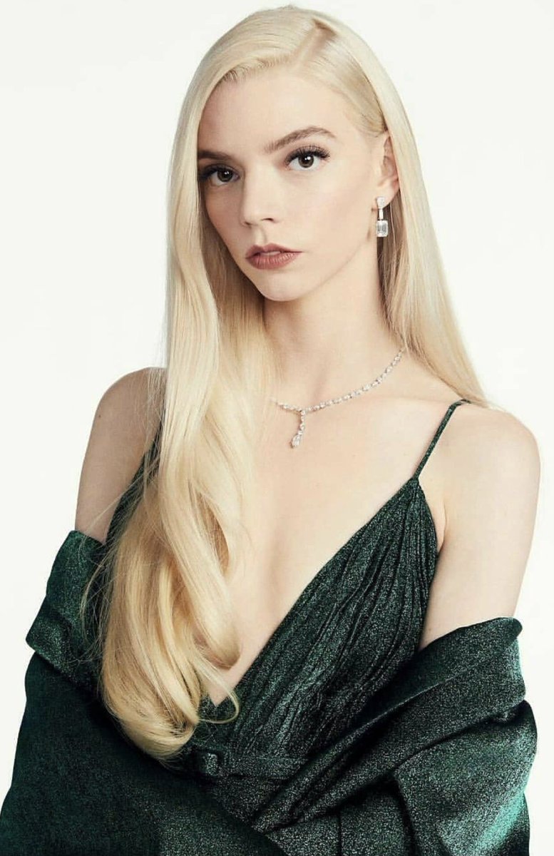 movieversox's tweet photo. Twitt de apreciación de Anya Taylor-Joy ✨ en los #GoldenGlobes https://t.co/kwZuL8yC37