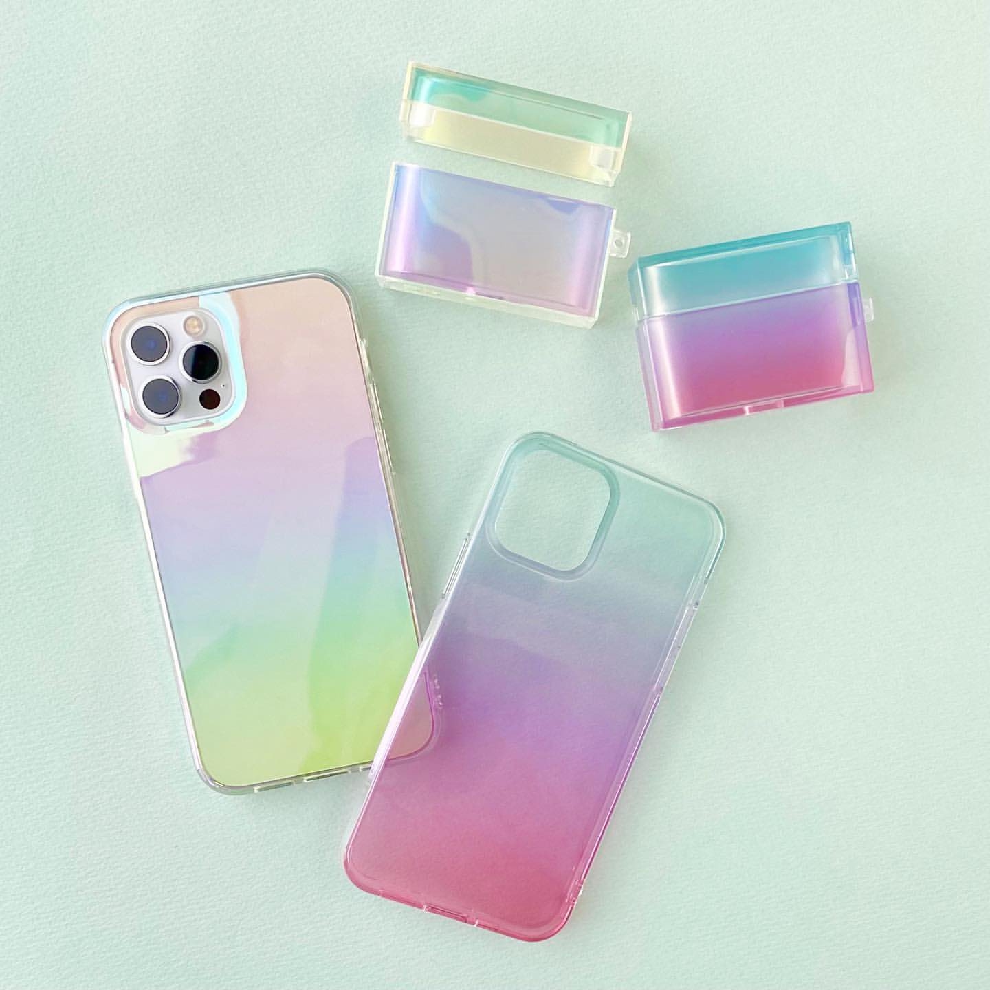 Plaza 公式 グラデーションとオーロラカラーがキュートなiphone12 12pro用ケース Amp Airpodspro用ケースです Iphone用ケースは多面体カットで 表からも裏からも持ちやすいケースです T Co P2xyr51byw T Co Vcnryllbs9