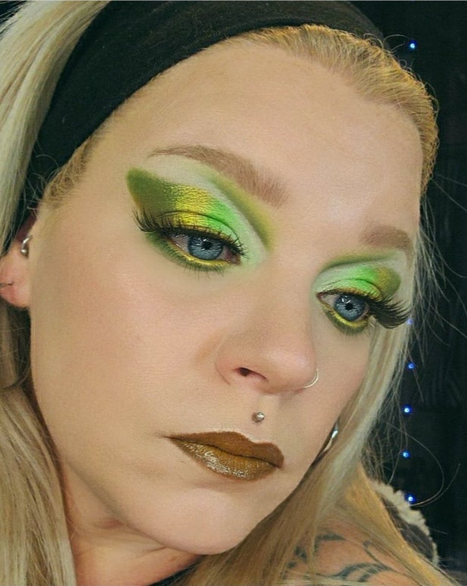 CeeCeeMonrow's tweet photo. #bloodmoneypalette @JeffreeStar https://t.co/k0NRdUTfVe