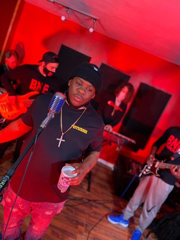 feralg222's tweet photo. Great jams today ~ video coming soon 🤘🏻 Providence 2 Boston 🤝

Zen Live x @SideStreetCapo x @BNFpodcast x @ShooterzMuzik  ✨ https://t.co/zmHDtxm2tG