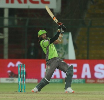 PkInfotainment's tweet photo. Congrats Lahore Qalander!
Top batting by 
@FakharZamanLive
 and 
@bendunk51

#PSL6
#LQvKK https://t.co/1pSqKinHu8
