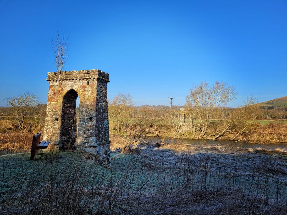Good Morning from Denholm Village ~ it's a beautiful but chilly morning. Have a lovely week #Vilagelife #oldsuspensionbridge #qoitinghaugh #denholmvillage ☀️