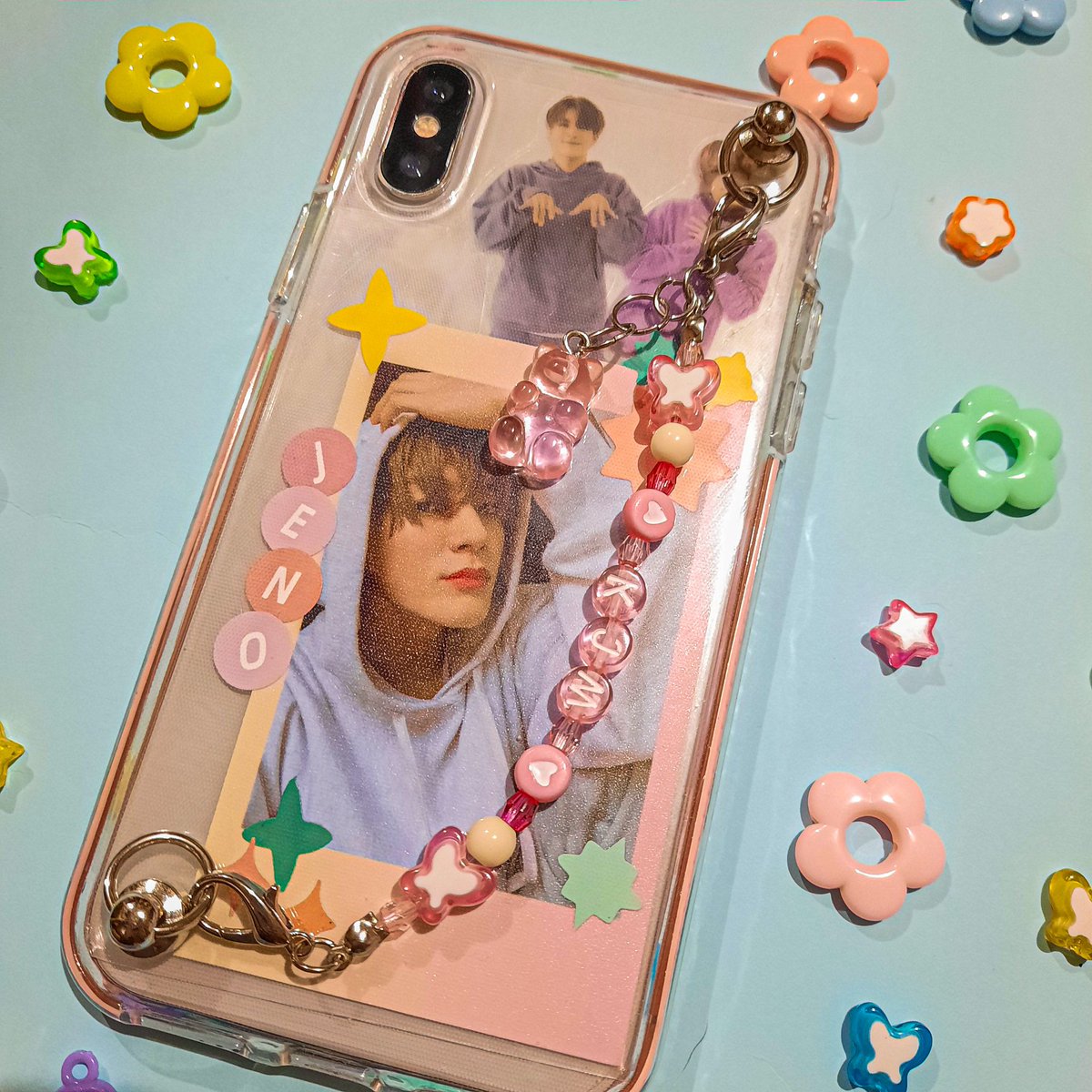 thatsoneo's tweet photo. 🌈 Our Neo Phone Chain is now available for pre-order 🍭 https://t.co/Rg8tGoWoC1