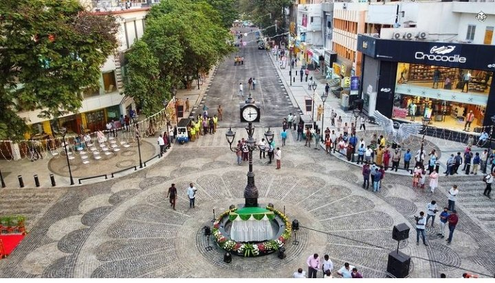 irchandrasekar's tweet photo. வாக்களித்த மக்களுக்கு மனசாட்சியுடன் மாண்புமிகு அம்மா அவர்களின் அரசு,  பல்வேறு மக்கள் நல திட்டங்களை செயல்படுத்தியுள்ளது.

அதில் ஒன்று தான் #SmartCity திட்டத்தின் கீழ் அதி நவீன வசதிகளுடன் மேம்படுத்தப்பட்டு அண்மையில் பொதுமக்கள் பயன்பாட்டிற்காக அர்பணிக்கப்பட்ட.. (1/2) https://t.co/E9jY6aPBHa