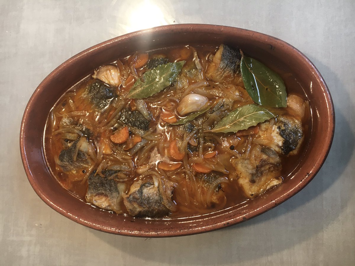 Escabeche de espetón o barracuda ( espet a Menorca) recién pescados... Una verdadera delicia para el paladar... y preparados en casa.