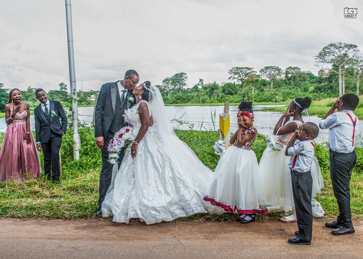 Shot and retouched by yours truly #wedding #weddingdress #ibadanwedding #ibadanslayers #lagosweddings @HameedaKe @julietkego @CACCOT1 @folanski @segalink @OgbeniDipo @MonsuratSpeaks