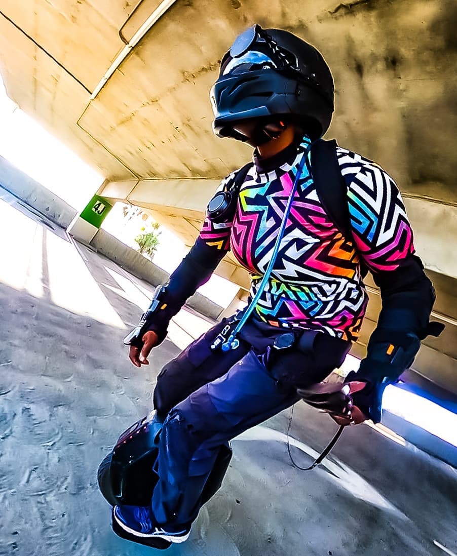 hoodie_lab's tweet photo. Shoutout @buffbaud Rocking the Rainbow Maze T-Shirt 🎨
.
.
.
#hoodielab #laesk8 @laesk8 #kingsong16x #kingsong #gopro360max #GoPro #gopro360 #goprolife #goprolifestyle #longbeach https://t.co/HlbbJ3KbWc
