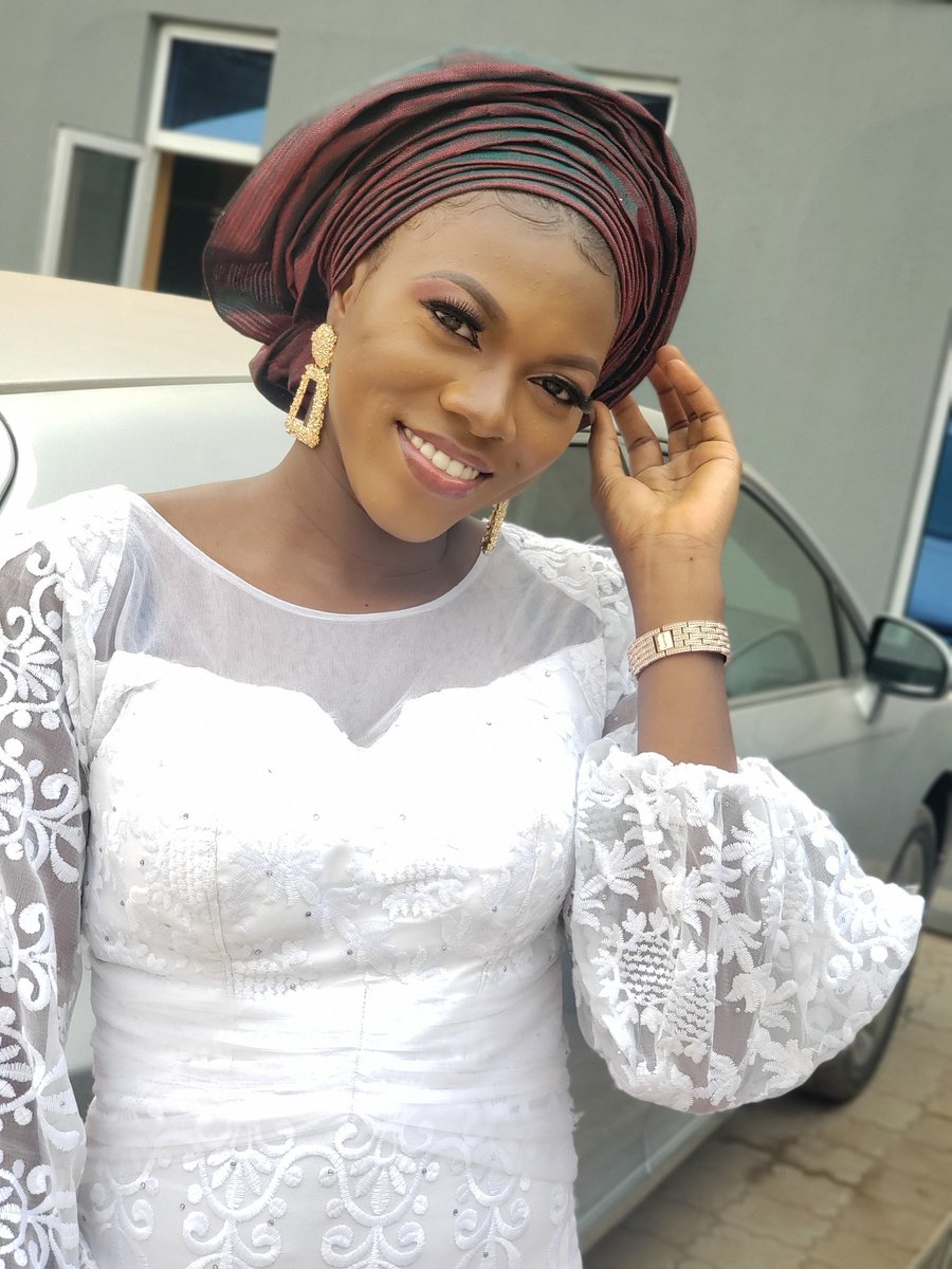 YhettyTolani's tweet photo. Happy new month ❤️✨

#1stofmarch https://t.co/FiHtietKkC