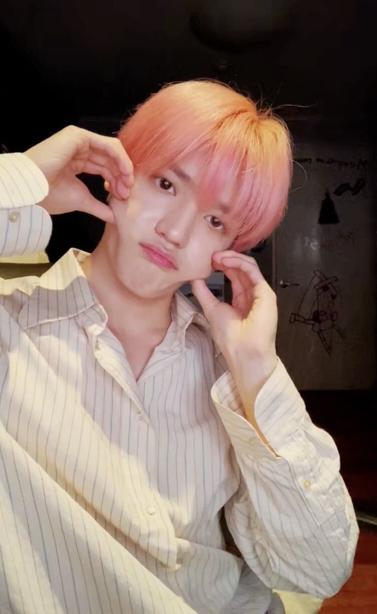 เฮียต่ง rest (@exqrtinyxty) on Twitter photo 