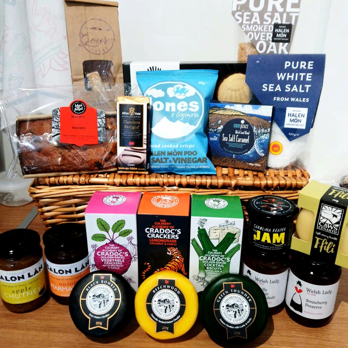 Dydd Gwyl Dewi Hapus pawb! We'd like to thank all of our fantastic suppliers for providing us with delicious Welsh treats! The perfect day to treat yourself to some Welsh nibbles. #DyddGŵylDewiHapus #StDavidsDay #Wales #Cymru #MondayMorning