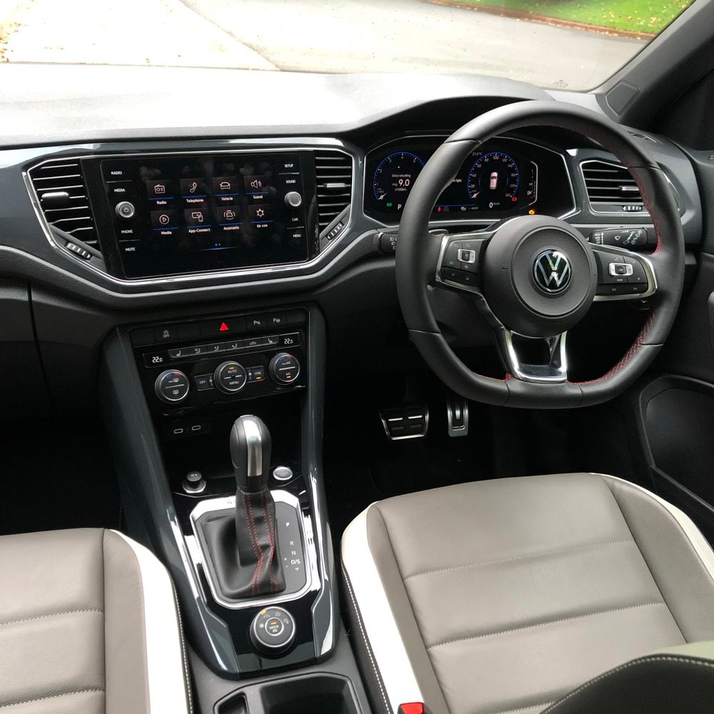 SpikeTheCarGuy's tweet photo. Day 5: @volkswagenSA T-Roc is a great package: individual style, excellent interior &amp; an enjoyable drive, despite the stiff suspension.

You get what you pay for - but you pay quite a bit…

VW T-Roc 2.0TSI 140kW 4Motion R-Line: R593 600

#vw
#troc
#5DayTest
#EatSleepDriveRepeat https://t.co/TPE7cWESKQ