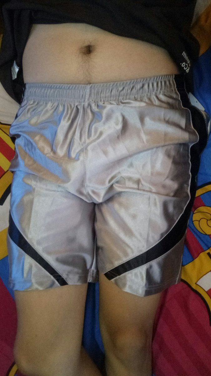 disiniMbot's tweet photo. Hareudang 

#silkshort #pants https://t.co/loXsq5PG3x