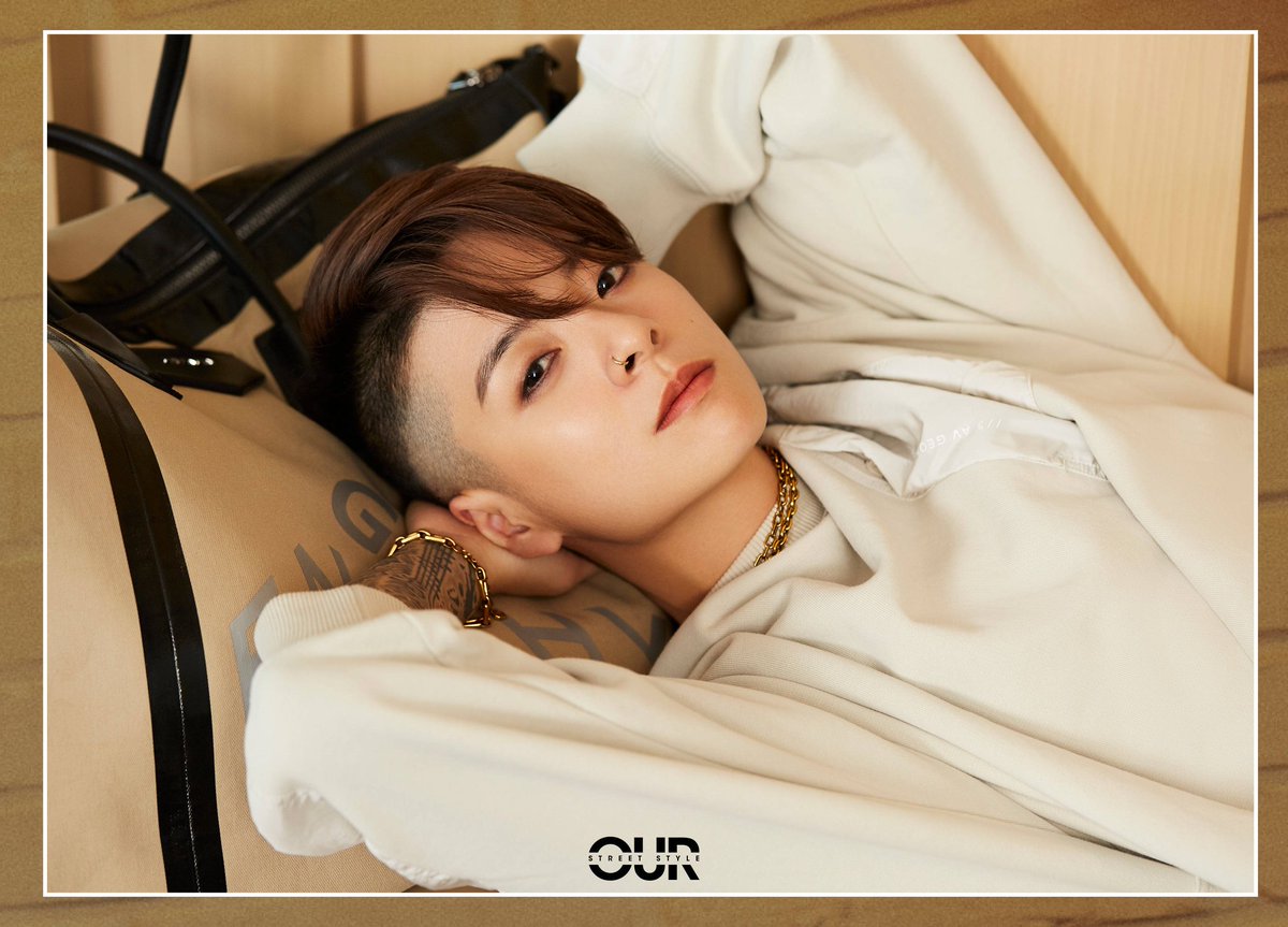 busyllama's tweet photo. 我们的街拍时刻 's Weibo update (Our Story Style) with Amber Liu https://t.co/ImdHivdOjf